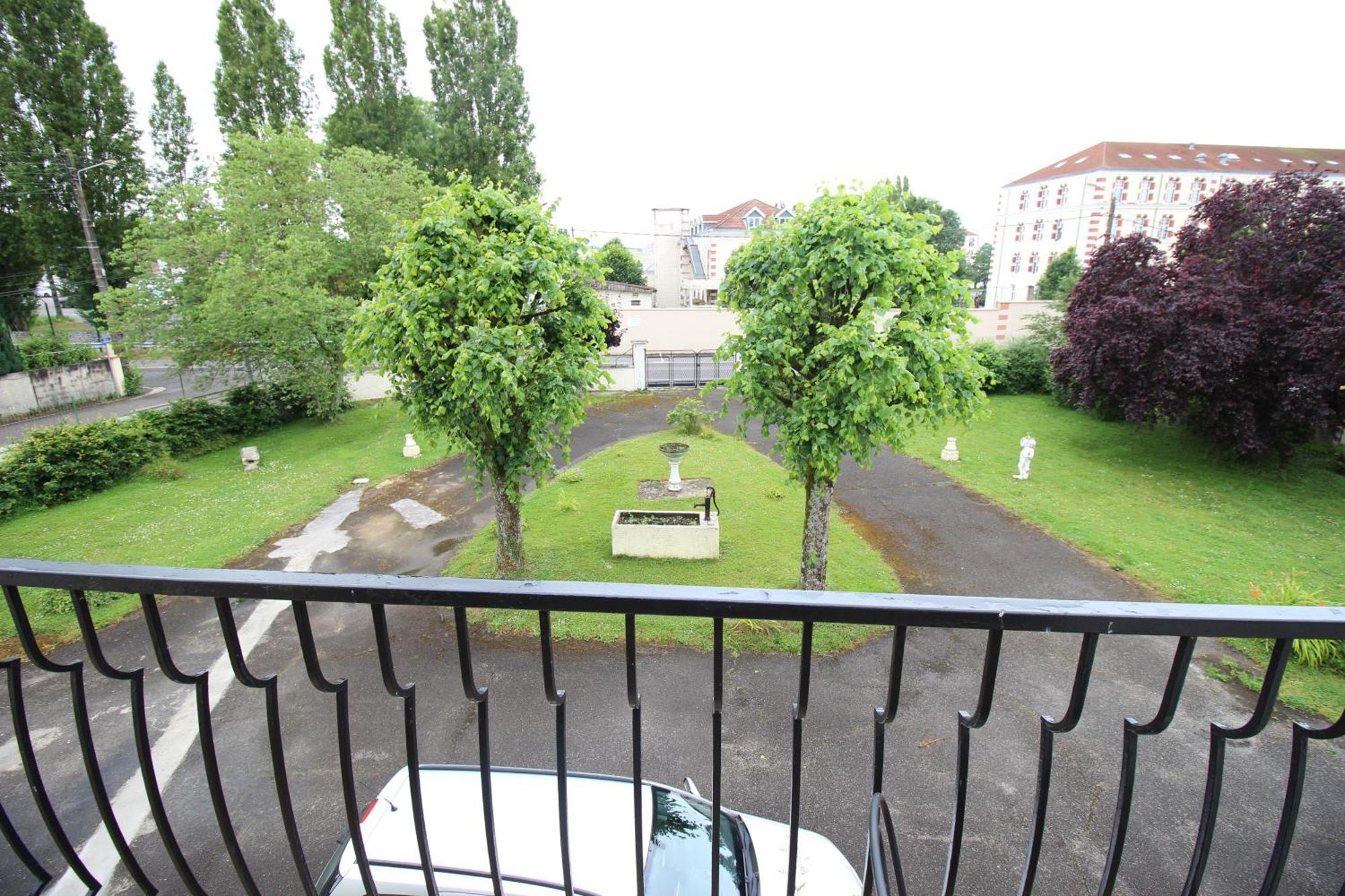 3 Chambres - Tres Grand Jardin Privee - Terrasse Privee - Garage Velo Et Moto - Parking Voiture Privee Dans La Propriete - Gere Par Presta-Zen'Services Thierville-sur-Meuse المظهر الخارجي الصورة