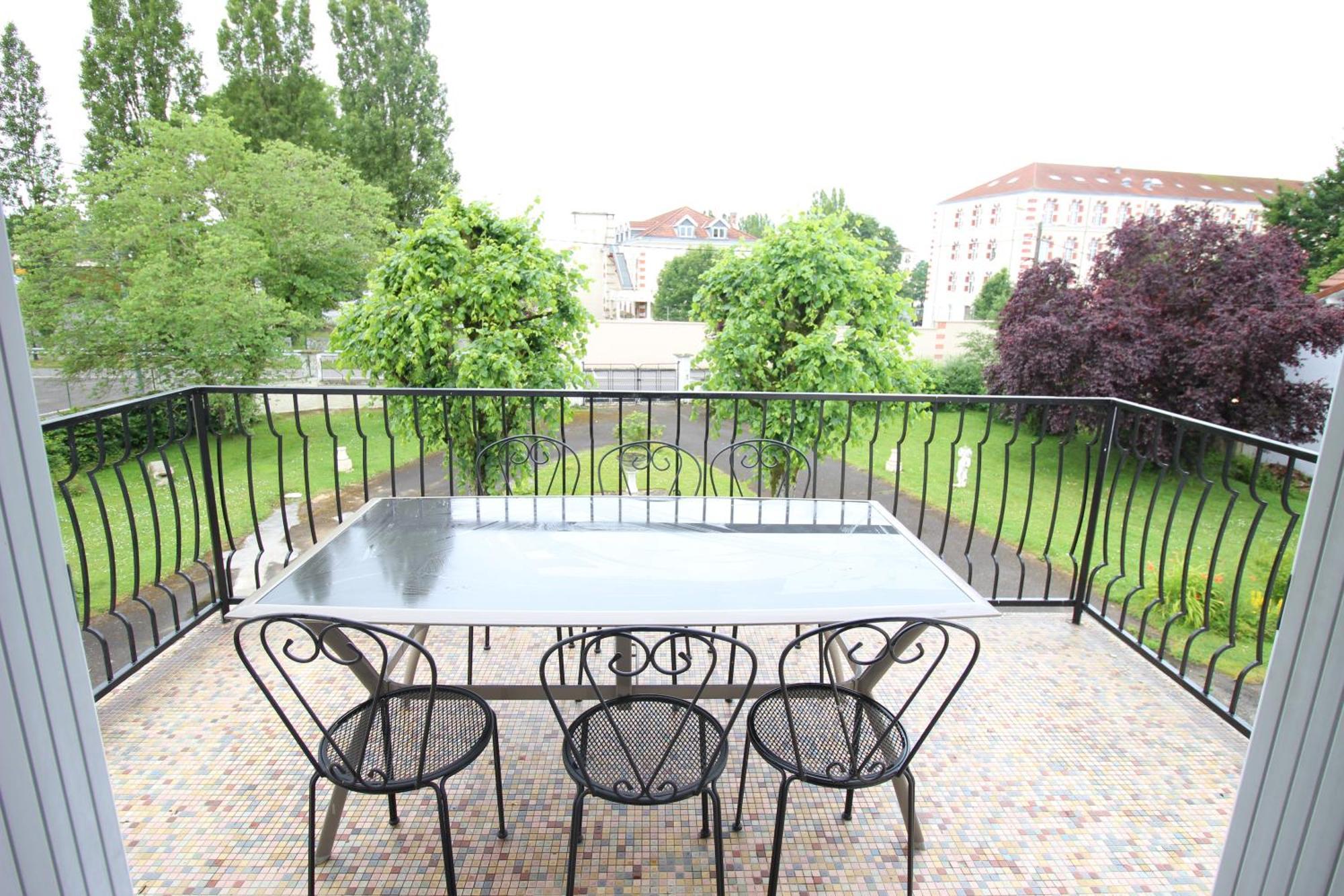 3 Chambres - Tres Grand Jardin Privee - Terrasse Privee - Garage Velo Et Moto - Parking Voiture Privee Dans La Propriete - Gere Par Presta-Zen'Services Thierville-sur-Meuse المظهر الخارجي الصورة